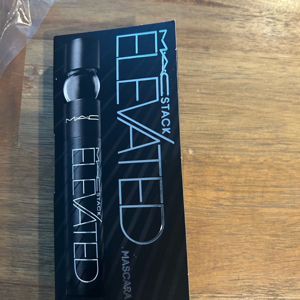 MAC Cosmetics Black Neoprene Pouch Brand New - Picture 2 of 2